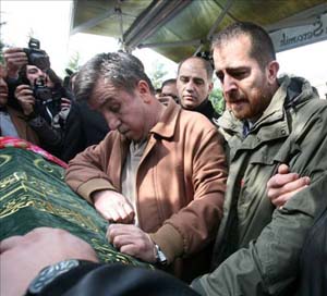 İlker Yasin Solmazın eşi Defneye vedası 9