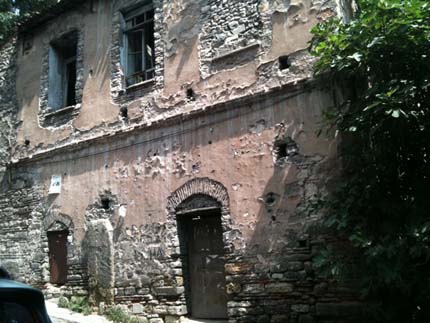 Vakıf, kuruluşunun 25. yılında tarihi binada hizmet verecek 5