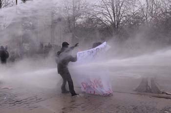 Ankarada öğrencilere polis müdahalesi 2