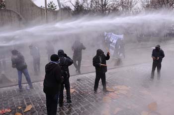 Ankarada öğrencilere polis müdahalesi 3