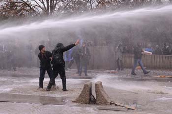 Ankarada öğrencilere polis müdahalesi 4