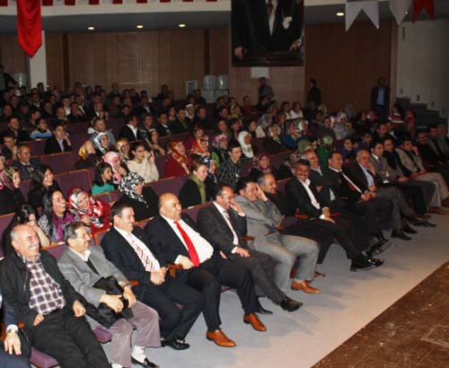 Sevgi Petek söyledi, Ortalılar coştu 1