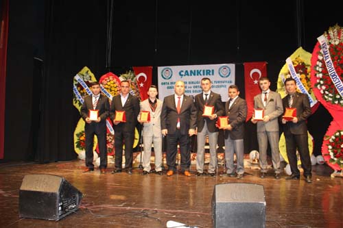 Sevgi Petek söyledi, Ortalılar coştu 6