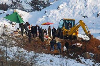 Bitlisteki kazıda 12 insan kemiği bulundu 1