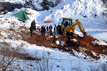 Bitlisteki kazıda 12 insan kemiği bulundu 4