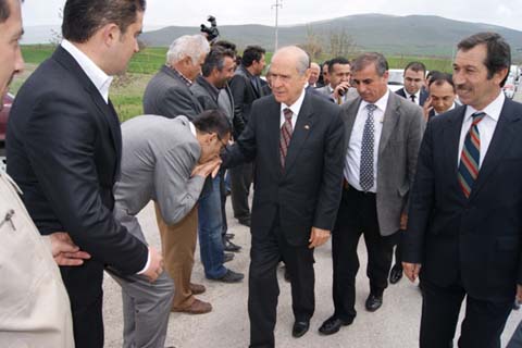 MHP lideri Dr. Devlet Bahçeli Çerkeşte 1