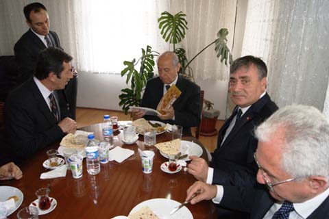 MHP lideri Dr. Devlet Bahçeli Çerkeşte 7