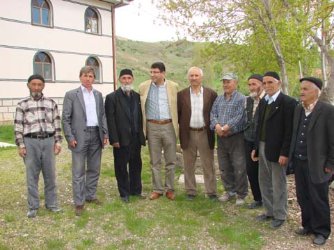 Ak Partili adaylar bir kez daha Yapraklıda 2