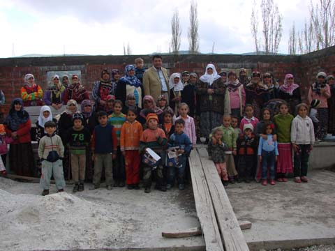 Ak Partili adaylar bir kez daha Yapraklıda 5