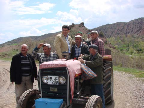 Ak Partili adaylar bir kez daha Yapraklıda 7