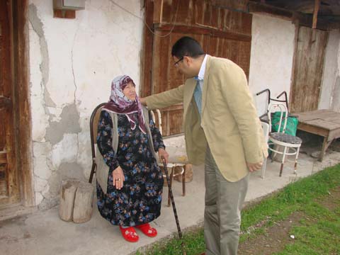 Ak Partili adaylar bir kez daha Yapraklıda 8