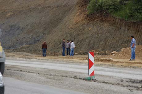İndağındaki duble yol canlı canlı kayıyor 5