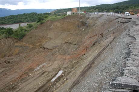 İndağındaki duble yol canlı canlı kayıyor 6