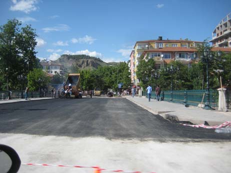 Başbakan geliyor ya, her yol paris! 4