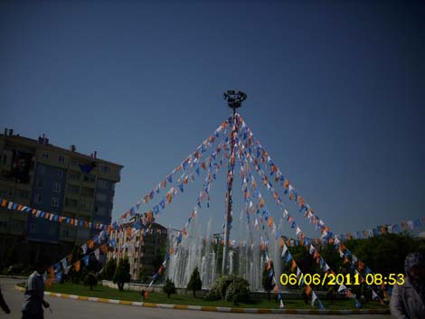 Başbakan geliyor ya, her yol paris! 9