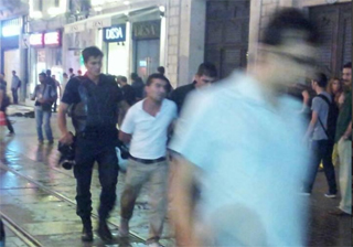 Taksimde olaylı gece!