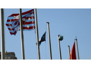 Bayrağı indirip tüpü astılar!