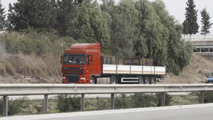 Otoyolda meçhul TIR'lar