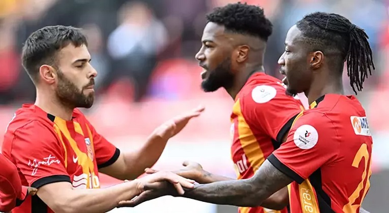 Kayserispor 3-1 Başakşehir FK