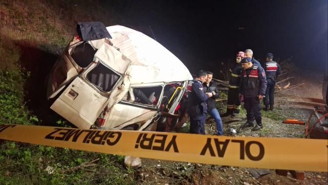 Samsun'da minibüs şarampole devrildi: Bir ölü, 4 yaralı