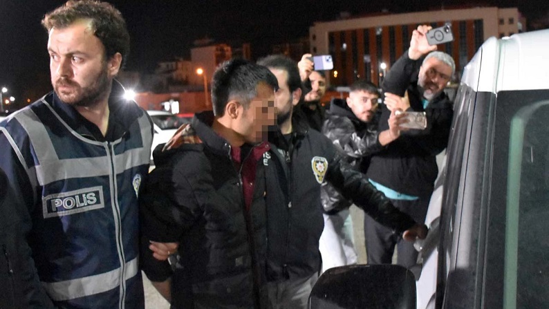 İki kardeşi öldürdüğü iddiasıyla Ankara'da yakalanan zanlı Sivas'a getirildi