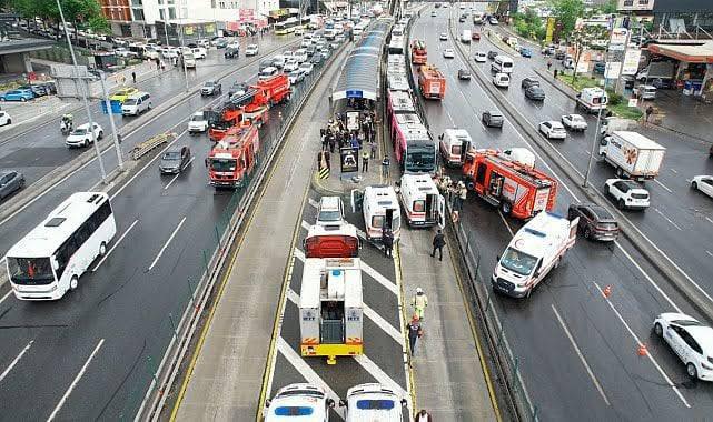 Beylikdüzü’nde metrobüs kazası: Bir can kaybı, 20 yaralı
