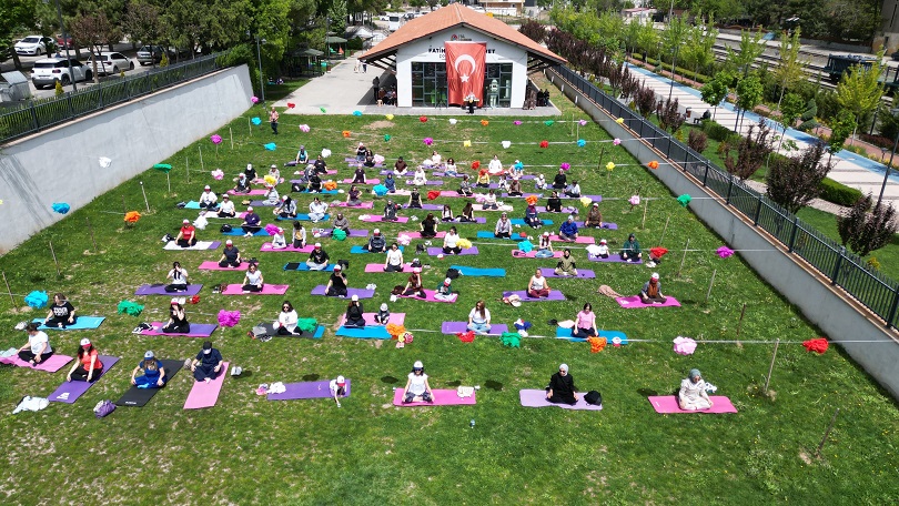 Çankırı'da 'Anneler Günü Açık Hava Yoga Etkinliği' büyük ilgi gördü