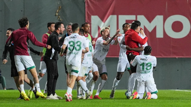 Boluspor, İstanbulspor'u geriden gelip devirdi: Bandırma'nın rakibi oldu