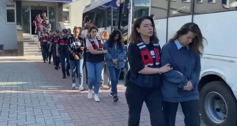İBB'ye 3. dalga operasyonunda 13 kişi tutuklandı