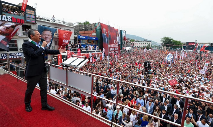 Özgür Özel Bursa'dan seslendi: Bu iktidarı yerinde tutmayacağız