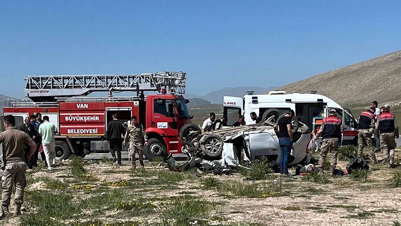 Van'da katliam gibi kaza: 4 can kaybı, 3 yaralı