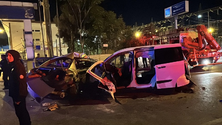 Gaziantep'te katliam gibi kaza: 5 can kaybı, 2 yaralı