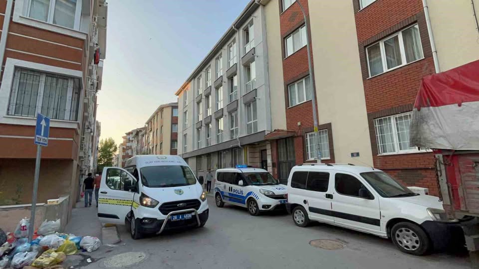 Eskişehir'de 'koku' ihbarı harekete geçirdi: Çürümeye başlayan ceset bulundu