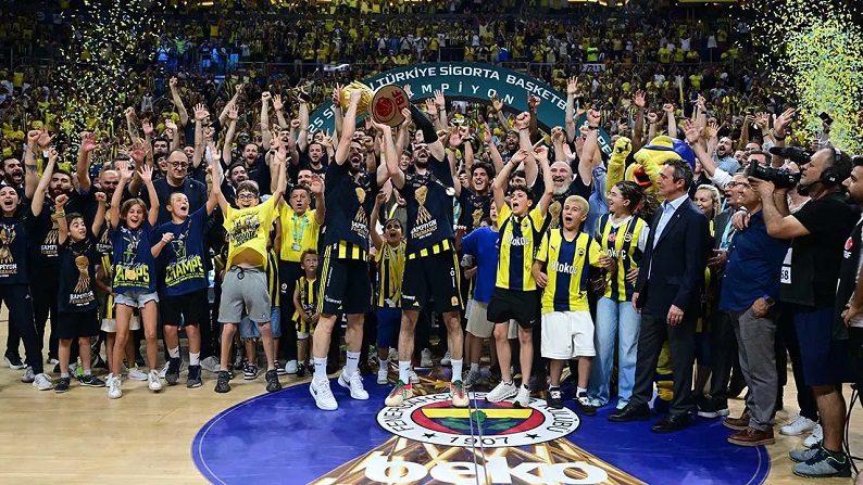 Türkiye Sigorta Basketbol Süper Ligi Şampiyonu Fenerbahçe Beko!