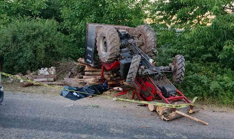 Bolu'da kontrolden çıkan traktör devrildi: 1 ölü, 2 yaralı