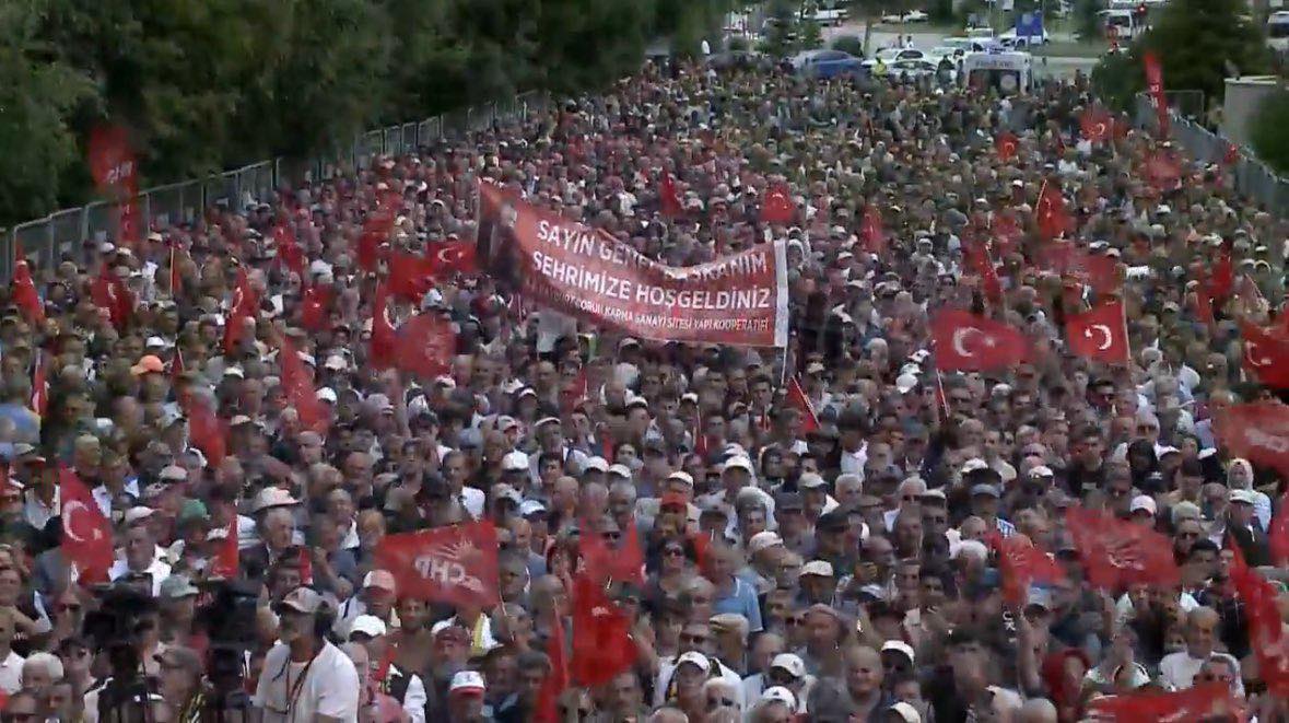 AKP'nin kalesi Bayburt'ta halkın yüzde 52'si suçlamalara inanmıyor!