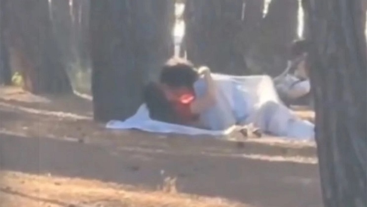 Bakırköy'de parkta uygunsuz ilişkiye girenler yakalandı!