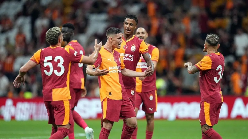 Galatasaray, Strasbourg'u 3 golle geçti