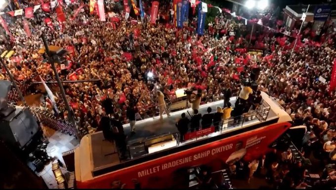 Özgür Özel'den yeni ifşa ilanı: AKP'ye yıldönümü hediyesi vereceğim