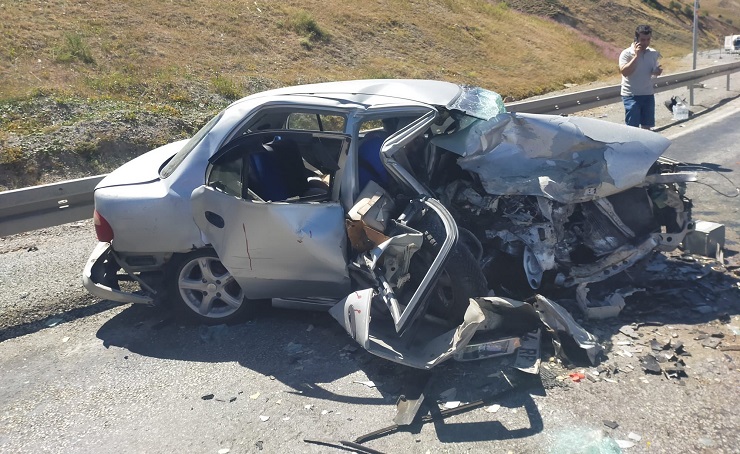 Çankırı'dan Erzincan'a düğüne giden aile kaza geçirdi: Üç can kaybı, 6 yaralı