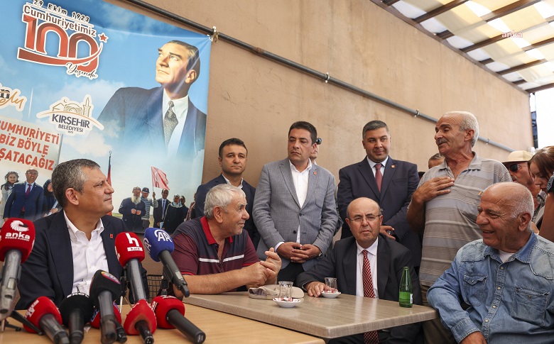 20 yıllık AKP'li emekli isyan etti: 'Ekmek alacak durumda değilim'