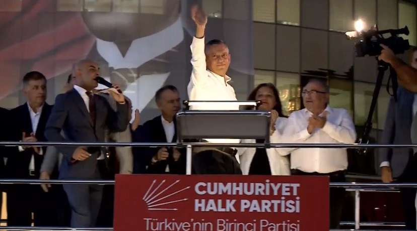 Özlem Çerçioğlu'nun AKP'ye geçmesinin ardından CHP'den Aydın'da gövde gösterisi