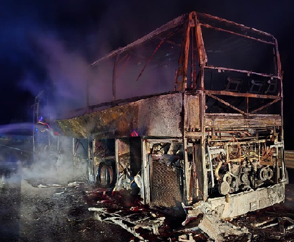 Ankara'da seyir halindeki yolcu otobüsü yandı