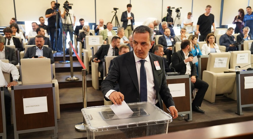 Beyoğlu Belediyesi'nde seçimi CHP adayı Karaahmetoğlu kazandı!