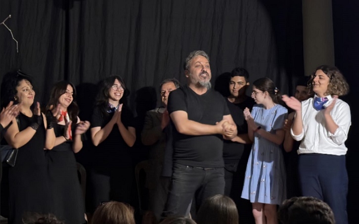 Oyuncu Gökhan Altunöz: Tiyatrosuz bir şehir, nefessiz kalmış gibidir!