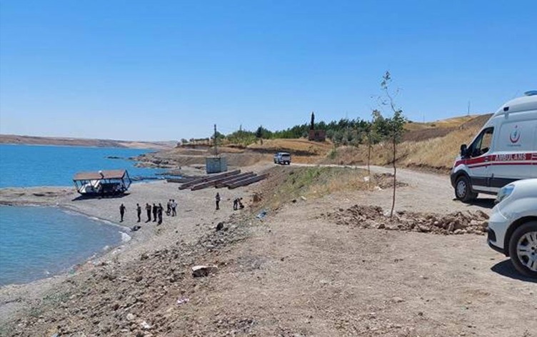 Van Gölü'nde bir kadına ait cansız beden bulundu