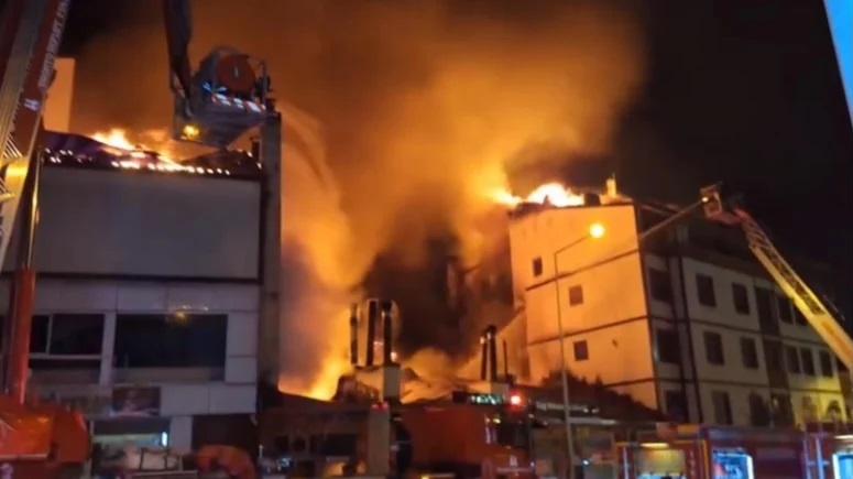 Erzurum'da restoranda çıkan yangın evlere ve otele sıçradı