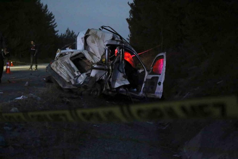 Kastamonu'da feci kaza: 2 can kaybı, 5 yaralı