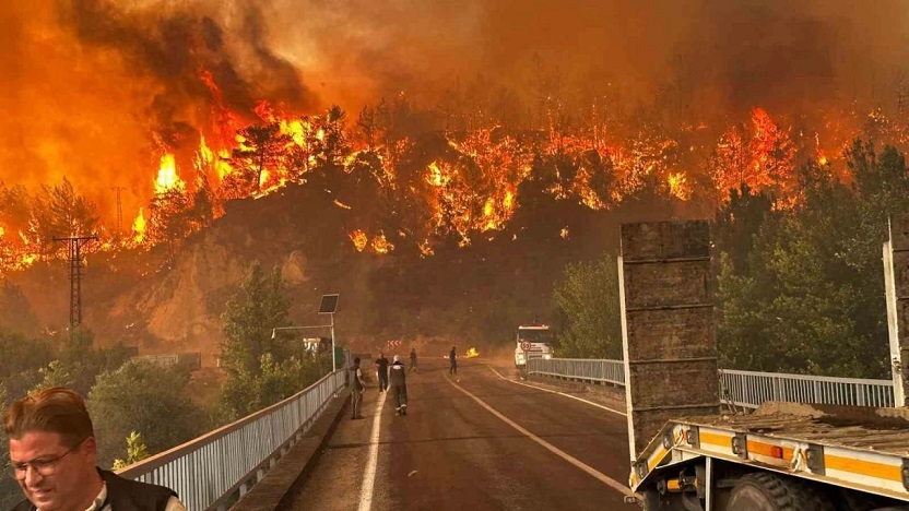Kastamonu yangını Karabük'e sıçradı... 6 köy tahliye edildi