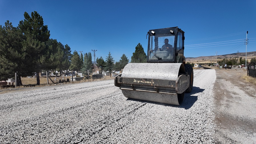 Çerkeş Belediyesi 7 kilometrelik yolu 'soğuk asfalt'la kapladı